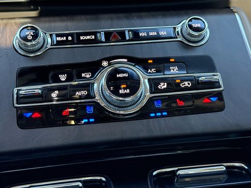 Used 2022 Lincoln Aviator Reserve w/ Elements Package Plus image 36