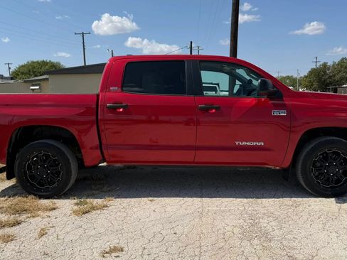 Used 2021 Toyota Tundra SR5 w/ Convenience Package RWD image 2