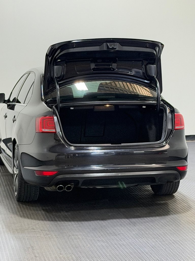 Used 2014 Volkswagen Jetta GLI Autobahn FWD image 12