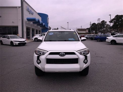 Used 2016 Toyota 4Runner SR5 Premium image 3