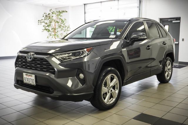 Used 2021 Toyota RAV4 XLE Premium AWD/4WD image 3