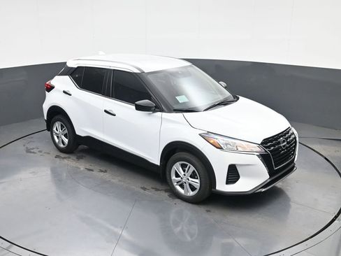 New 2025 Nissan Kicks Play S image 24