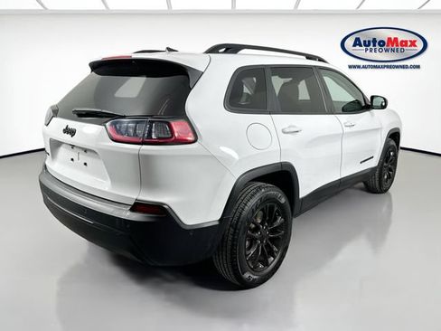 Used 2023 Jeep Cherokee Altitude Lux AWD/4WD image 2