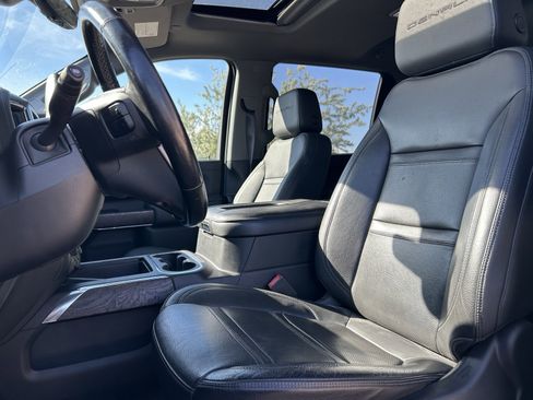 Used 2022 GMC Sierra 3500 Denali w/ Denali Ultimate Package image 12