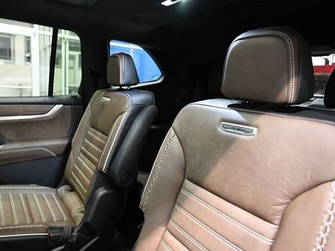 New 2026 GMC Acadia Denali Ultimate w/ LPO, Floor Liner Package image 12