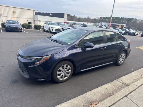 Used 2020 Toyota Corolla LE image 5