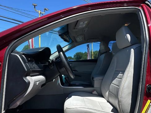 Used 2017 Toyota Camry XLE FWD image 11