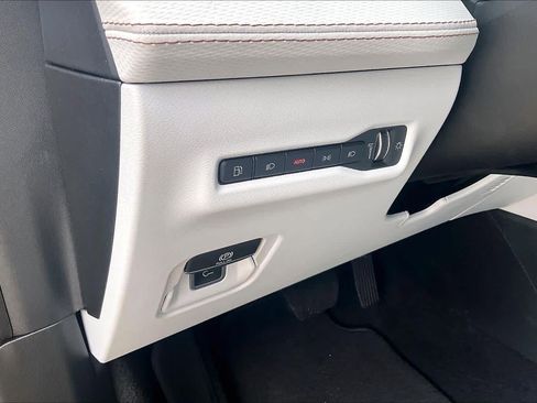 New 2026 Jeep Cherokee Overland w/ Advanced Pro Tech Group AWD/4WD image 18