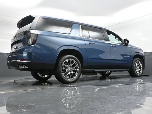 New 2026 Chevrolet Suburban Premier w/ Sun And Tow Package AWD/4WD image 12