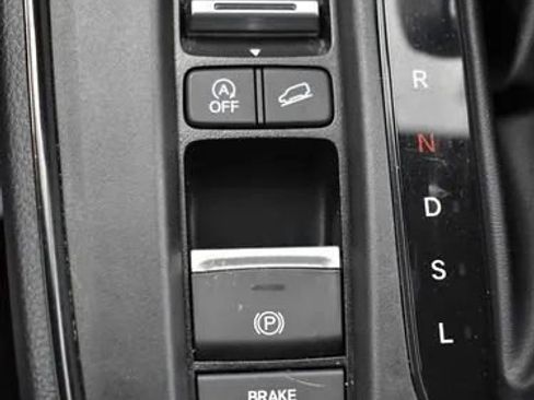 Used 2025 Honda CR-V LX image 32