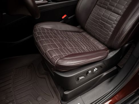 Used 2023 Cadillac Escalade ESV Sport Platinum w/ Heavy-Duty Trailer Package image 64