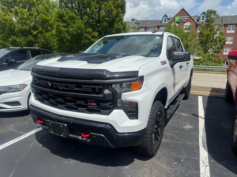 Used 2025 Chevrolet Silverado 1500 Custom Trail Boss AWD/4WD image 3