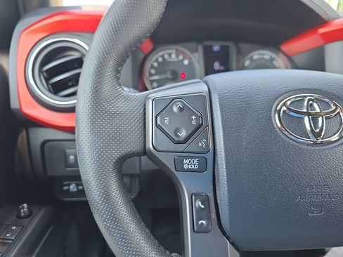 Used 2020 Toyota Tacoma TRD Sport w/ TRD Premium Sport Package AWD/4WD image 21