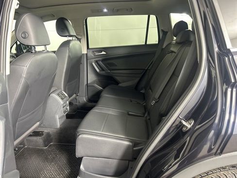 Used 2020 Volkswagen Tiguan SEL image 20