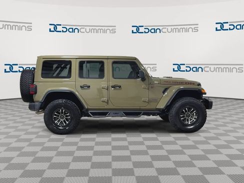 Used 2025 Jeep Wrangler Unlimited Rubicon AWD/4WD image 9