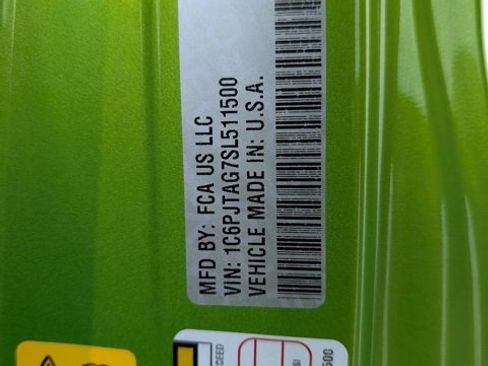 Used 2025 Jeep Gladiator Sport image 38