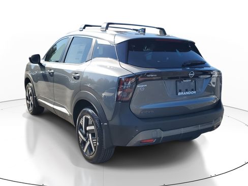New 2026 Nissan Kicks SV w/ Cold Weather Package FWD image 5
