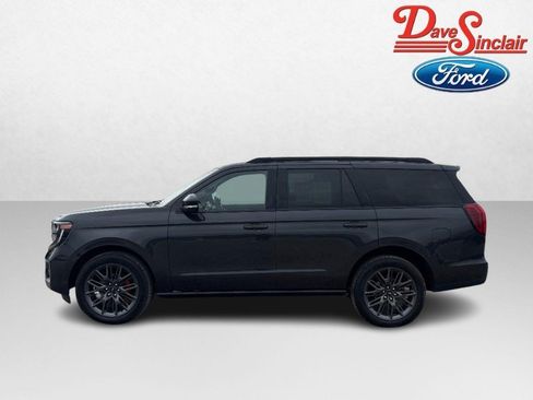Used 2025 Ford Expedition Platinum w/ Stealth Performance Package AWD/4WD image 10