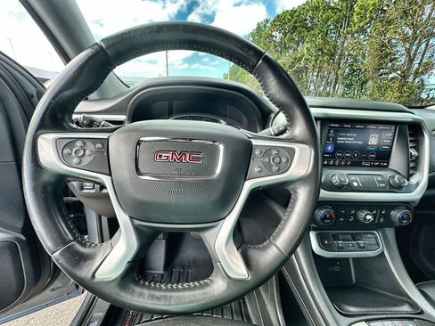 Certified 2021 GMC Acadia SLT w/ Premium Package image 11