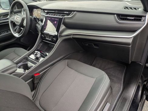 Certified 2025 Jeep Grand Cherokee Laredo X w/ Luxury Tech Group I image 30