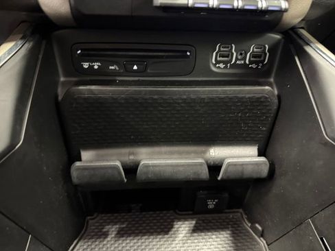 Used 2019 RAM 1500 Laramie AWD/4WD image 16