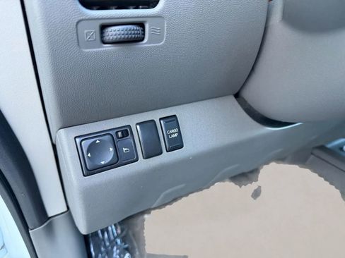 Used 2016 Nissan Frontier SV image 10