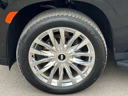 Used 2022 Cadillac Escalade Premium Luxury image 25