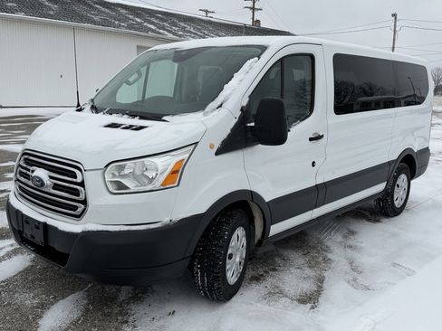 Used 2015 Ford Transit 150 XLT image 7