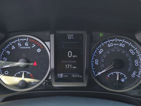 Used 2021 Toyota Tacoma TRD Sport w/ Technology Package image 22