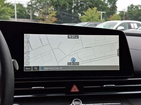 Used 2024 Hyundai Elantra SEL FWD image 18