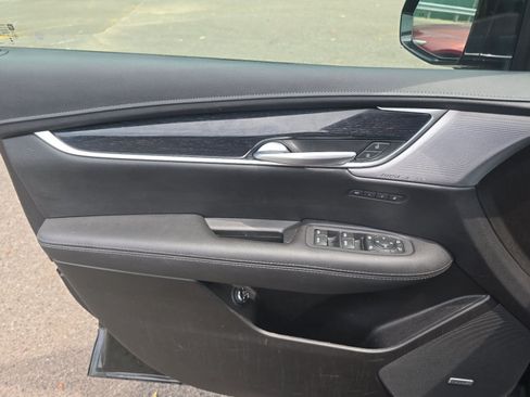 Used 2025 Cadillac XT5 Premium Luxury FWD image 7
