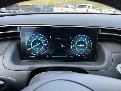 Used 2024 Hyundai Santa Cruz Limited AWD/4WD image 16