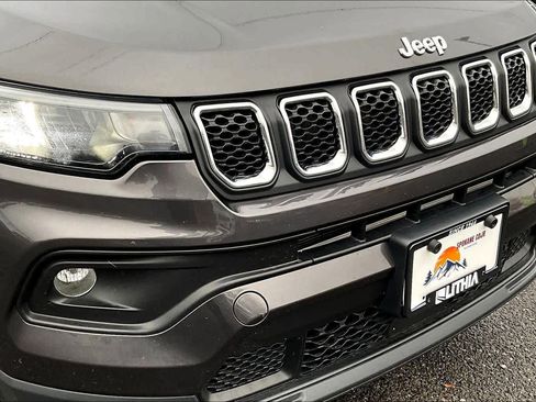 Used 2024 Jeep Compass Latitude image 47