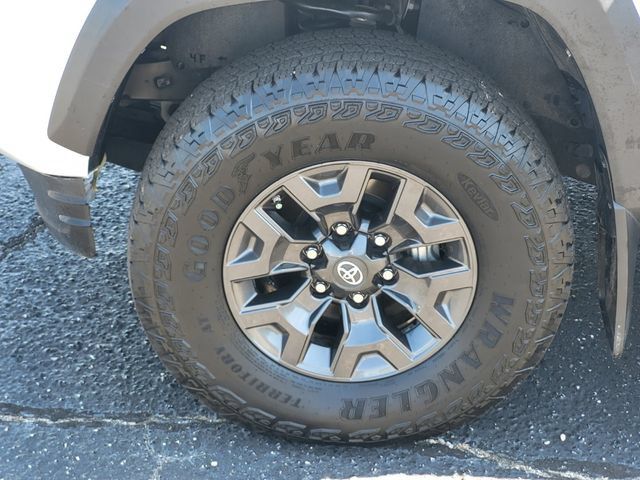 Used 2021 Toyota Tacoma SR5 w/ Trail Edition AWD/4WD image 8