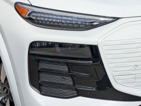 New 2025 Audi Q6 e-tron Premium Plus AWD/4WD image 16