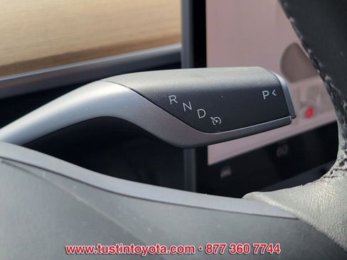 Used 2024 Tesla Model Y Long Range AWD/4WD image 24