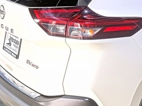 Used 2023 Nissan Rogue SV image 14
