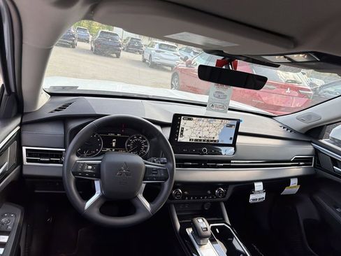 New 2026 Mitsubishi Outlander ES AWD/4WD image 14