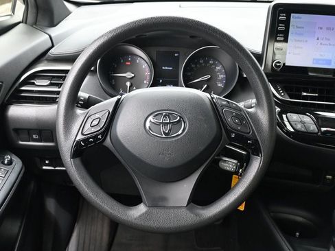 Used 2019 Toyota C-HR LE FWD image 9