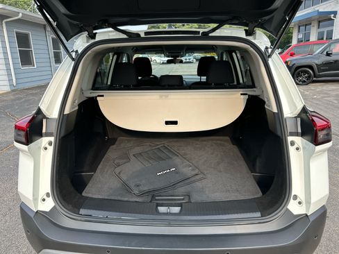 Used 2023 Nissan Rogue S FWD image 22