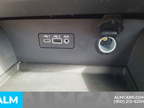 Used 2025 Nissan Altima 2.5 SV FWD image 11