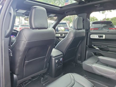 Used 2023 Ford Explorer ST w/ Equipment Group 401A AWD/4WD image 10