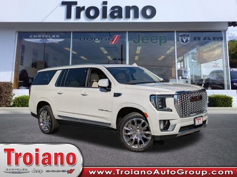 Used 2021 GMC Yukon XL Denali image 1