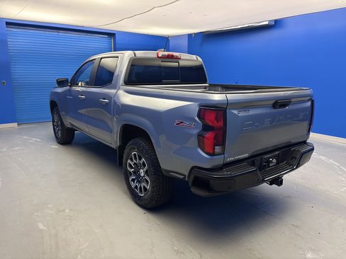 Used 2025 Chevrolet Colorado Z71 AWD/4WD image 5