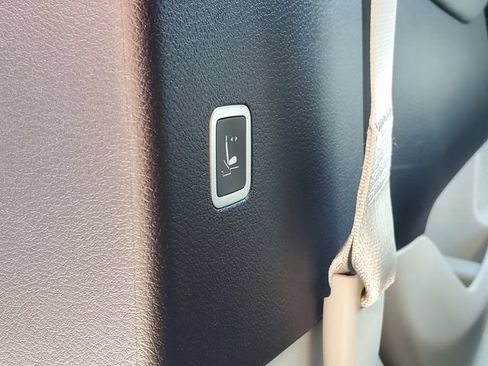 Certified 2023 Chrysler Pacifica Touring-L FWD image 25