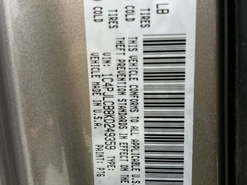 Used 2019 Jeep Cherokee Latitude w/ Popular Appearance Group image 33