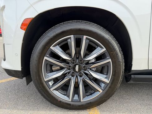 Certified 2023 Cadillac Escalade ESV Sport w/ Touring Package image 8