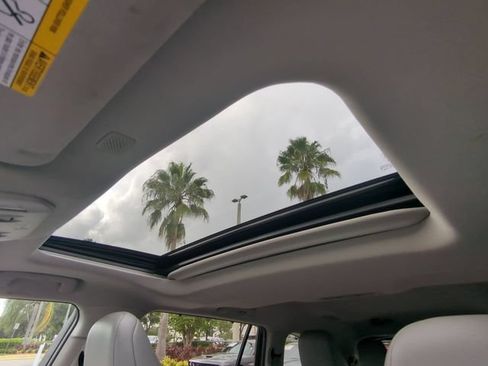 Used 2021 Toyota Highlander XLE FWD image 24