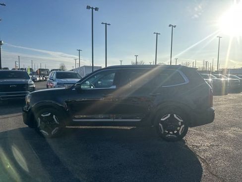 Used 2024 Kia Telluride S image 6