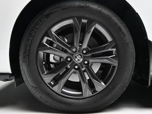 Used 2024 Toyota Sienna XSE image 36